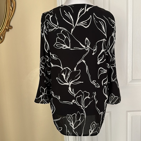 Karl Lagerfeld Paris Beaded Trim Bell Sleeves VNeck Pop Over Blouse Floral Print - Picture 3 of 12